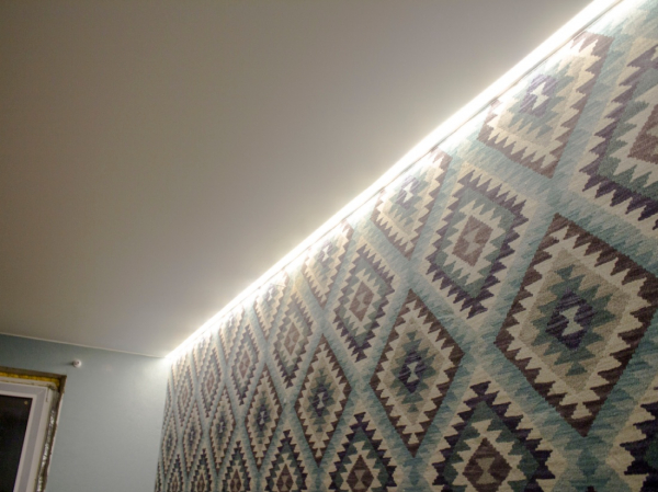 Фото парящего натяжного потолка