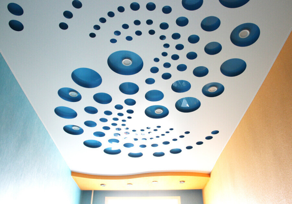 Фото резного натяжного потолка в детскую комнату
