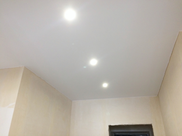 Двухуровневые натяжные потолки