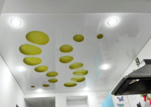 Двухуровневые натяжные потолки